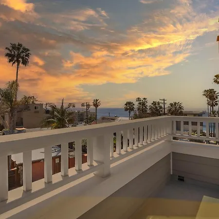 Coastal Retreat Near The Beach W Panoramic Ocean Views, Rooftop Deck, & Firepit